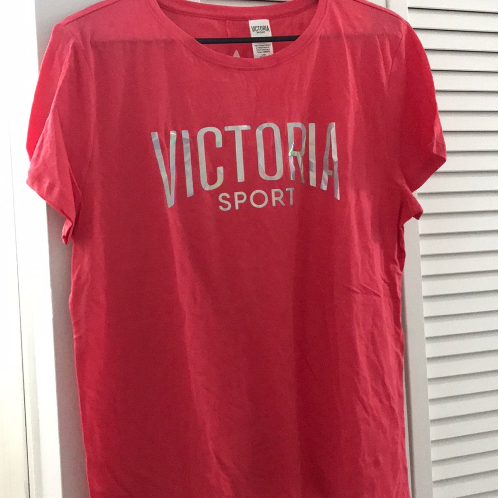 NWOT Victoria Secret Sport Tee with keyhole back!